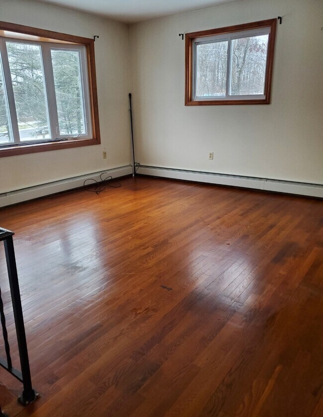 2204 Lake Ariel Hwy, Lake Ariel, PA 18436 House Rental in Lake Ariel