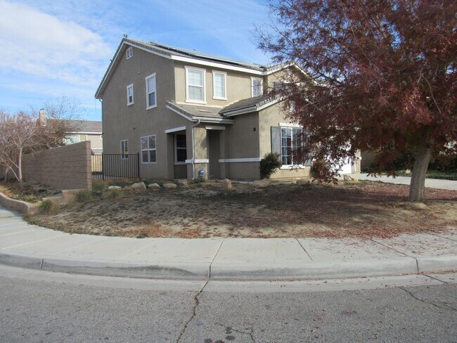 Building Photo - (APPLICATION PENDING) Large East Lancaster...