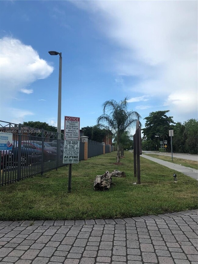 Building Photo - 9467 SW 76th St