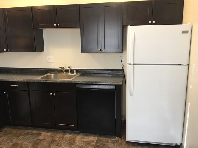 Foto del edificio - Reno Duplex - 1 Pet Friendly, Garage, Dishwasher, Washer/Dryer Hookups, Central A/C