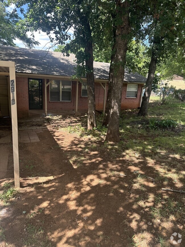 Building Photo - 2913 Gwendolyn Ln