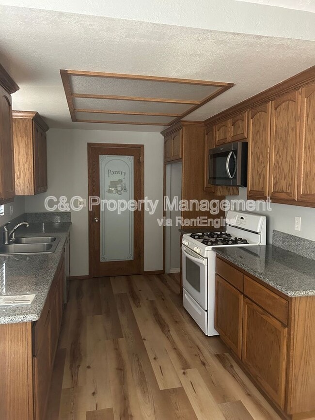 Foto del edificio - 22394 Lone Eagle Rd