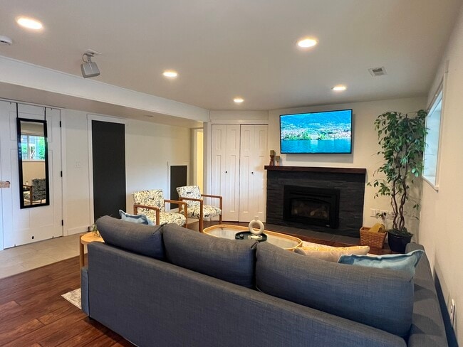 Building Photo - 118 153rd Pl SE