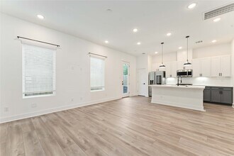 Building Photo - 5824 Highland Sky Ln