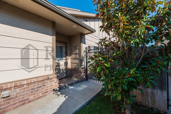 Foto del edificio - 13609 Hunters View St