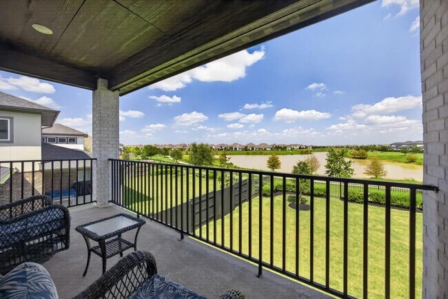 Foto del edificio - 7410 Wildrye Mdw Ln