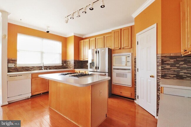 Foto del edificio - 8731 Farnham Way
