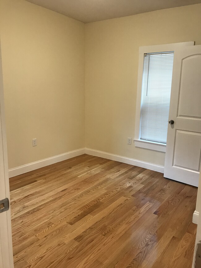 Building Photo - 20 Rockdale Ave