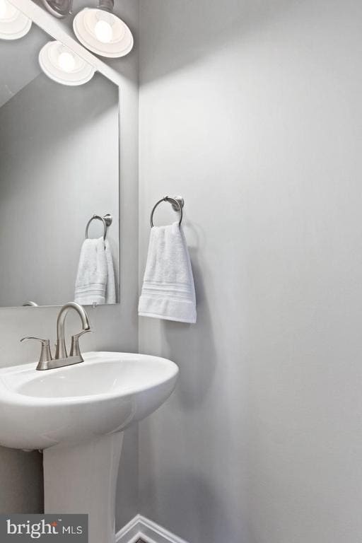 Building Photo - 12425 Jackson Ave