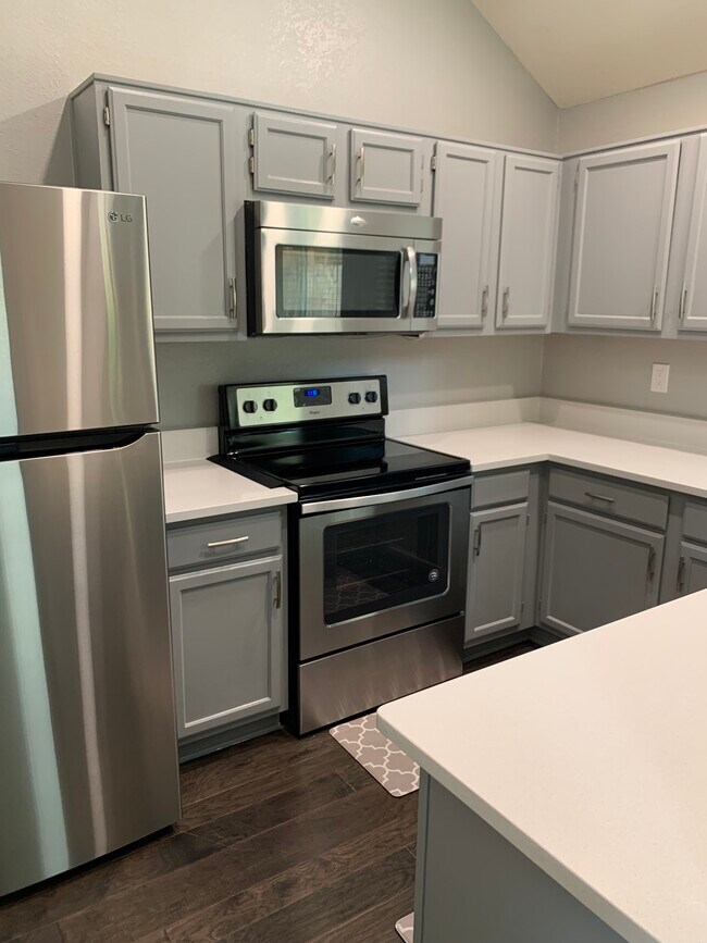 Kitchen - 950 Sylvan Creek Dr