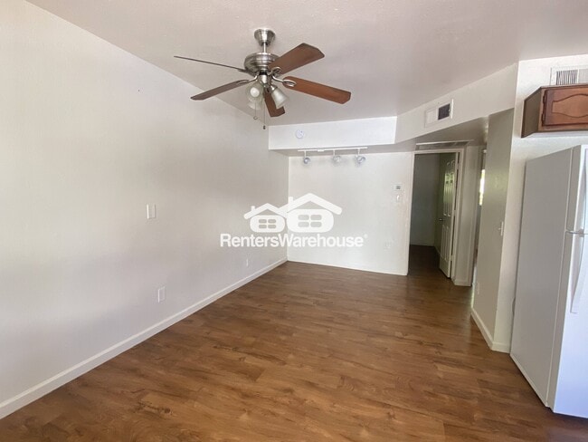 Building Photo - 325 S Pioneer