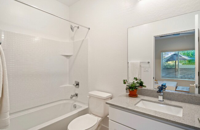 Building Photo - 3232 N 37th St