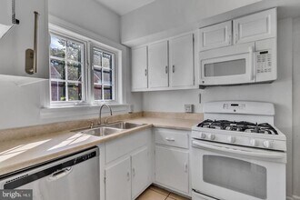 Building Photo - 3316 Valley Dr