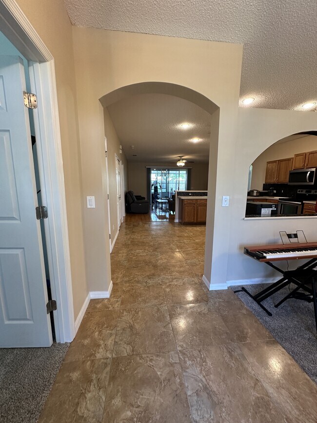 Foto del edificio - 1354 Enclave Dr