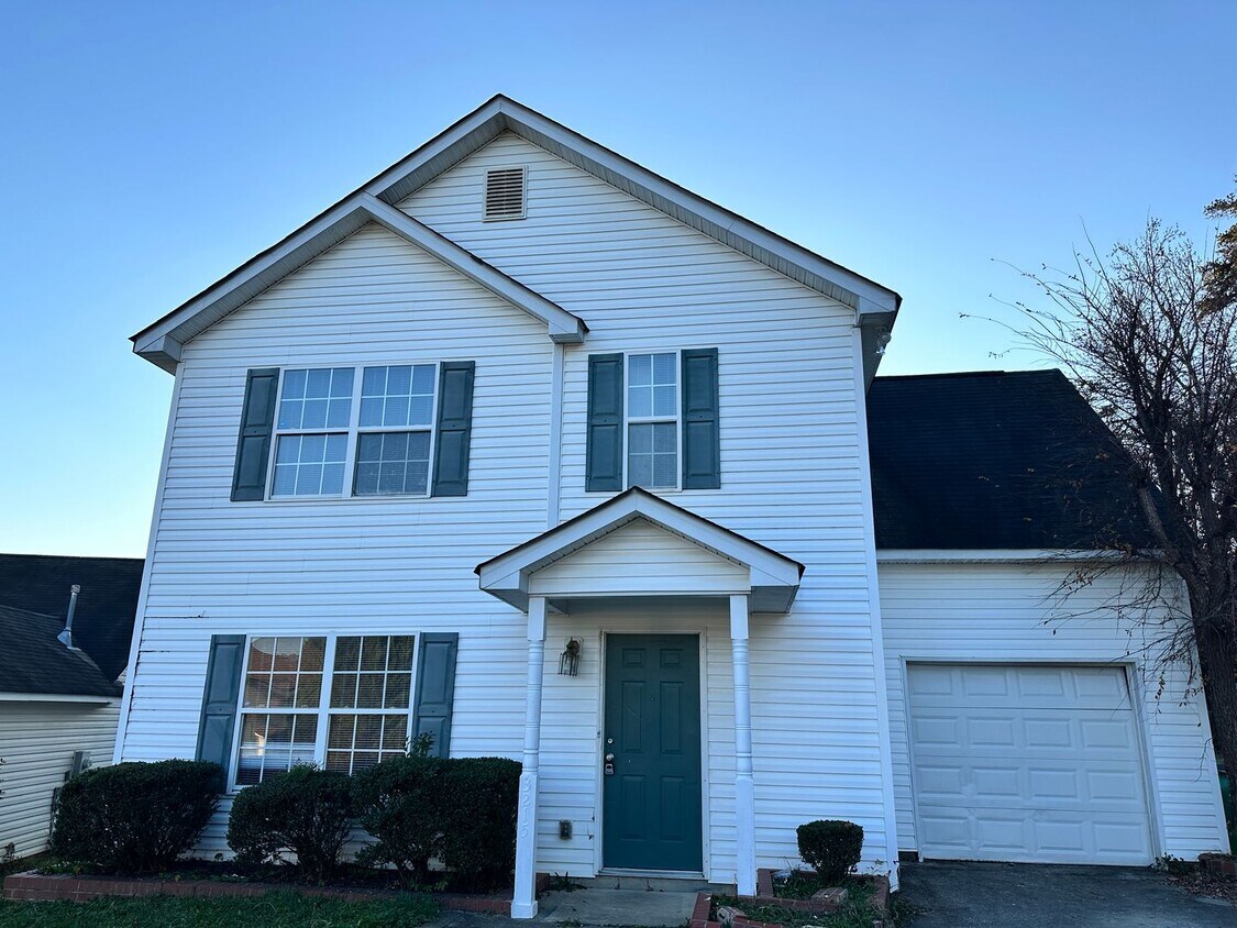 Foto principal - Beautiful Four Bedroom Home in Thompson Gl...