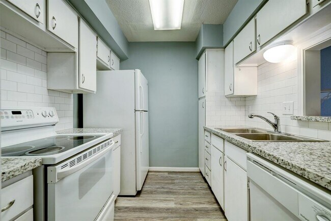 Building Photo - 4633 Wild Indigo St