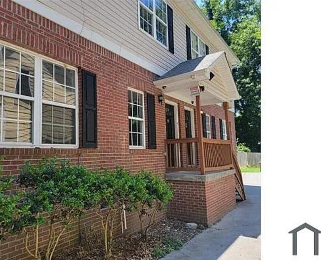 Photo - 988 Sims Ave NW Apartment