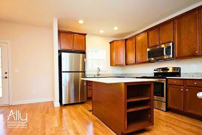 Building Photo - 1610 Kempton Place