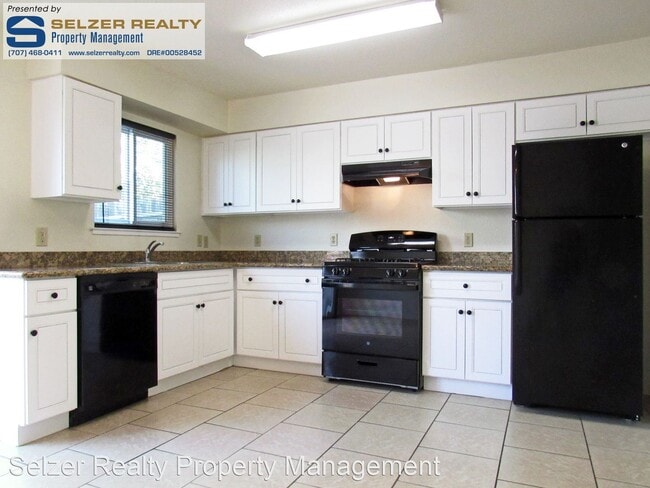 Building Photo - 2 br, 2.5 bath House - 239 Main Circle