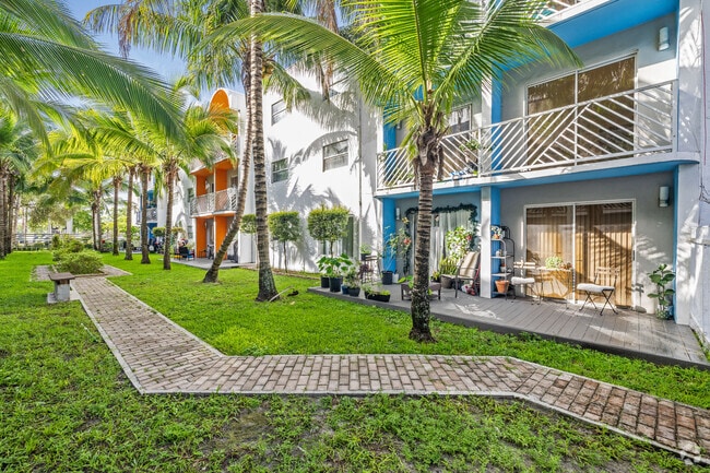 Courtyard - MIA Airport Villas