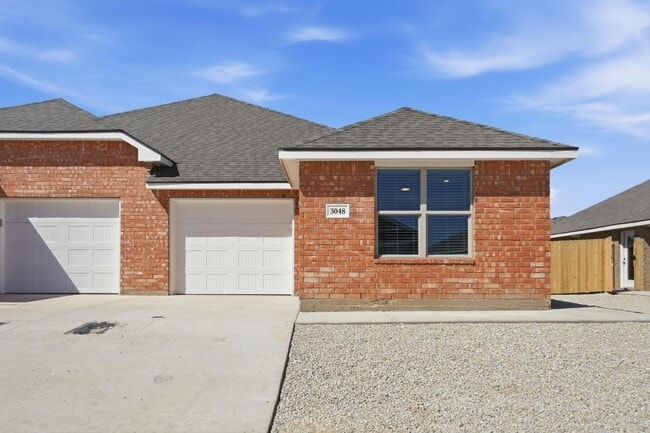 Building Photo - Spacious 3 Bed, 2 Bath Duplexes Near the Data Center