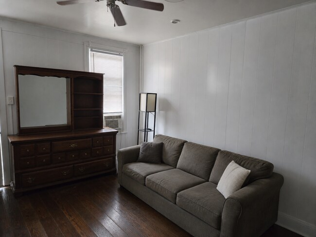 Foto del edificio - 2 Bedroom Single Family Home in Columbia!