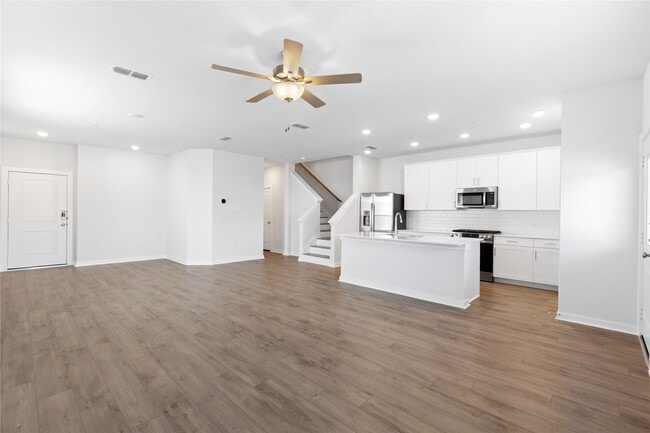 Building Photo - 8119 Danson Ln