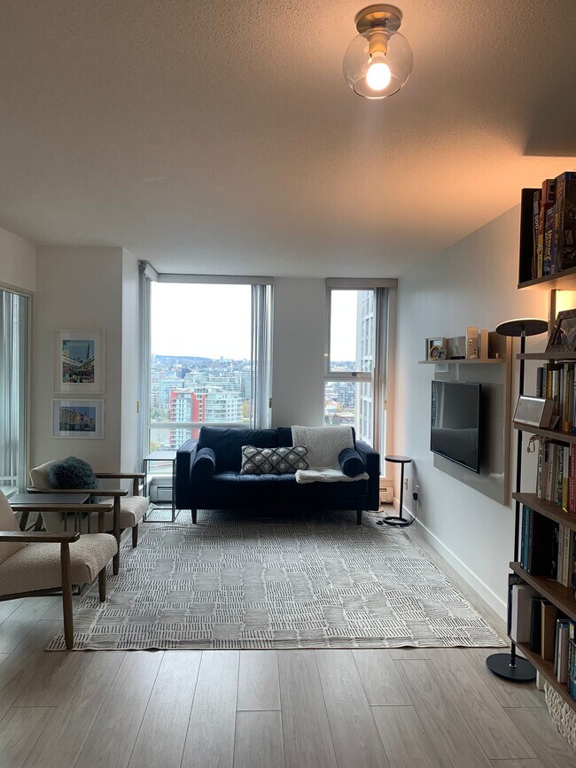 Building Photo - 1008 Cambie St