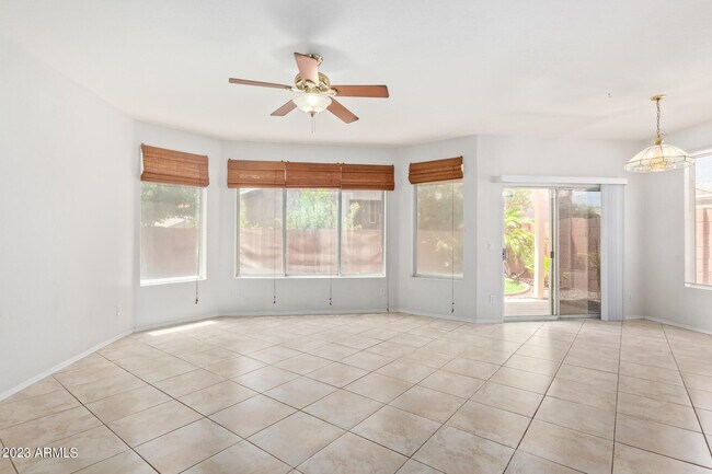 Foto del edificio - 3316 E Tierra Buena Ln