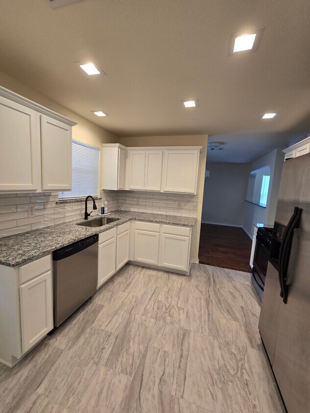 Foto principal - 8926 Trumpet Cir