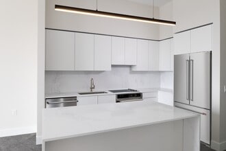Building Photo - Avalon South Miami