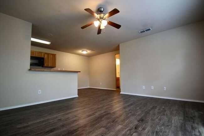 Foto del edificio - PERFECT 3/2 Duplex in AWESOME Fort Worth Location! ALL Kitchen Appliances Included ~ Full Size Wa...