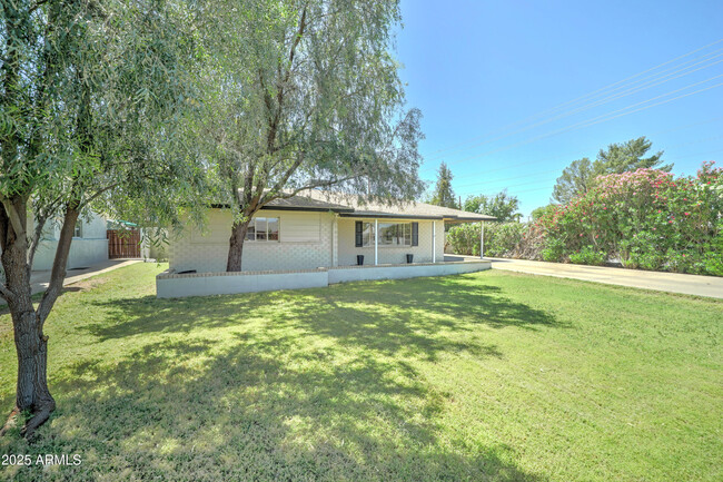 Building Photo - 4201 E Avalon Dr