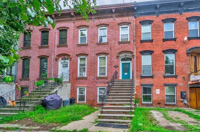 Foto del edificio - 298 Princeton Ave