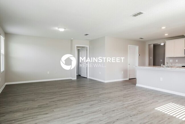 Building Photo - 4 Bedroom Pet-Friendly Home in Green Cove Springs, FL with Main Street Renewal