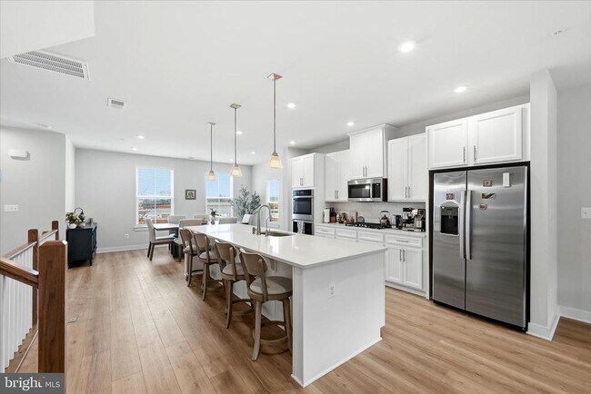 Foto del edificio - 14447 Albemarle Point Pl