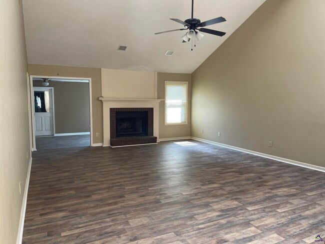 Foto del edificio - 104 Williamsburg Ave