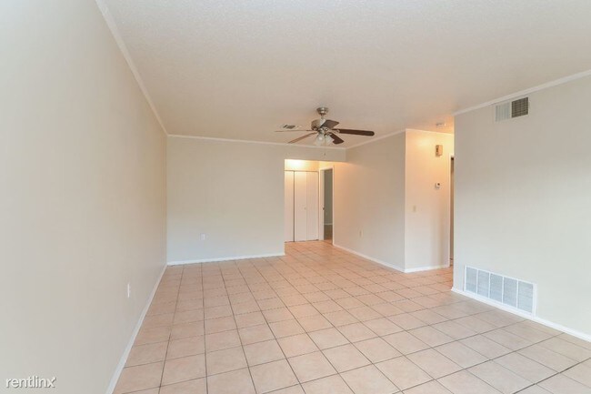 Foto del edificio - 5815 Brambletree St
