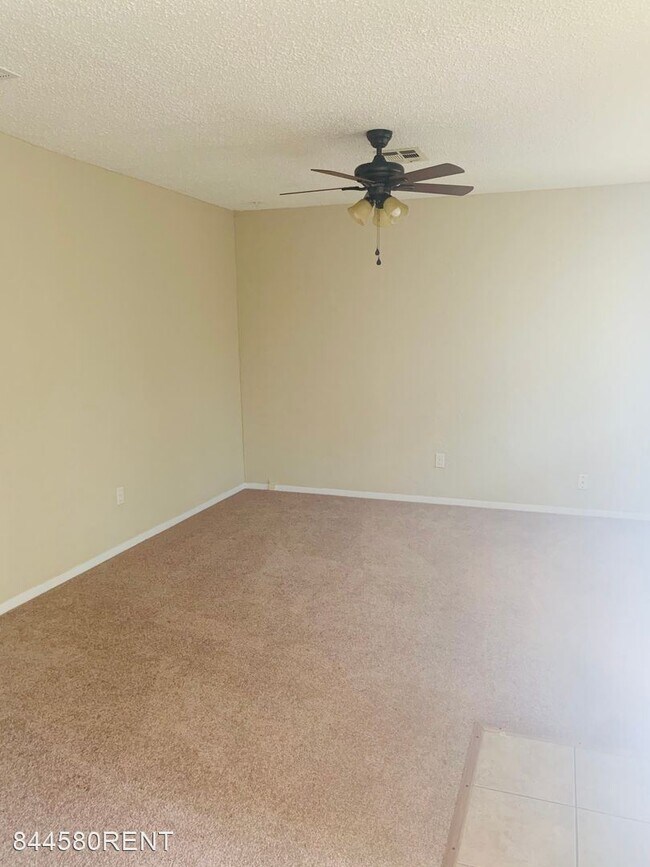 Foto del edificio - 3 br, 1.5 bath House - 6505 NW Oak Ave