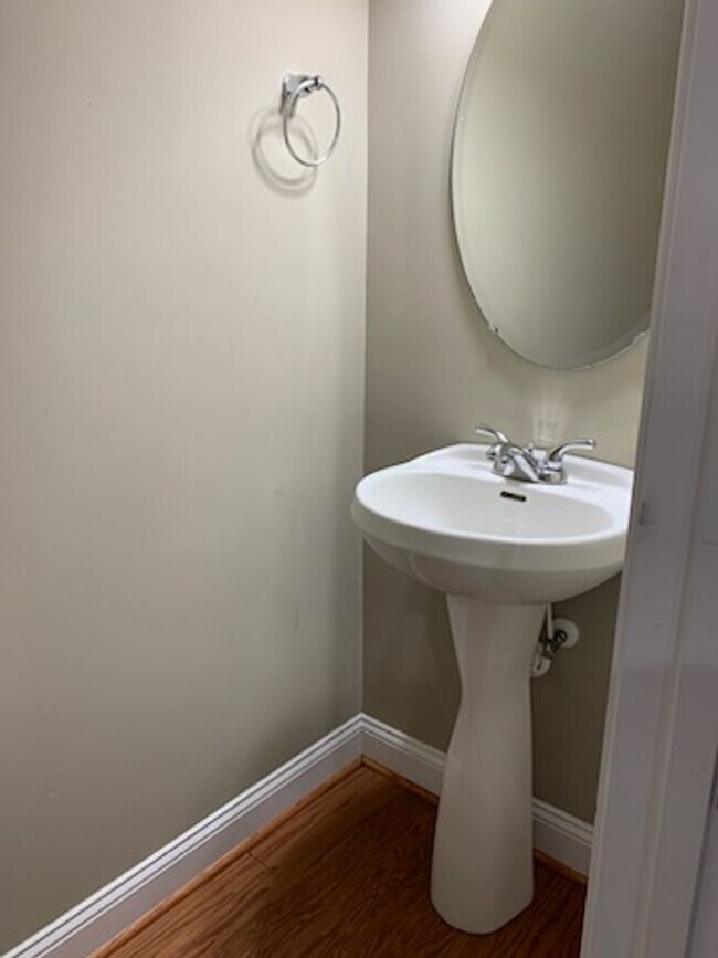 Foto del edificio - 2 Bedroom, 2.5 Bath Available in Hampton Forest!