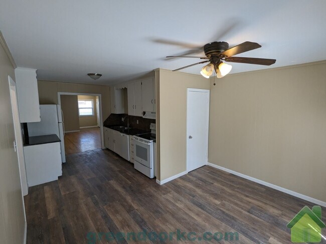 Building Photo - 5527 W 97th St