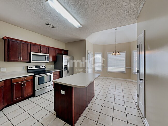 Building Photo - 9321 N Fairmont Cir