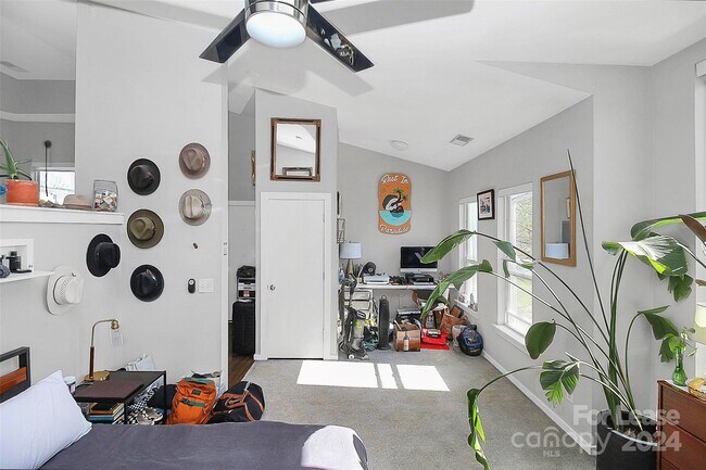 Foto del edificio - 1220 N Caldwell St