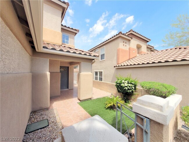 Building Photo - 11628 Villa Malaparte Ave