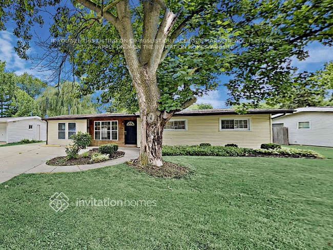 Building Photo - 778 N Elmwood Dr
