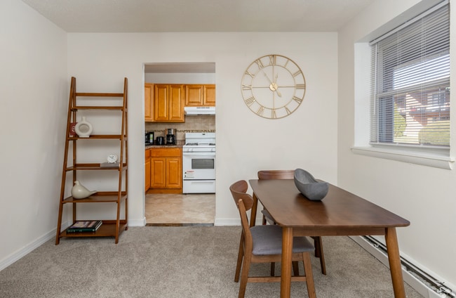 Interior Photo - Colonial Point Apartments