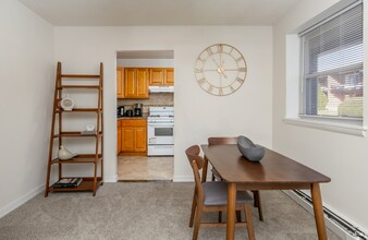 Interior Photo - Colonial Point Apartments