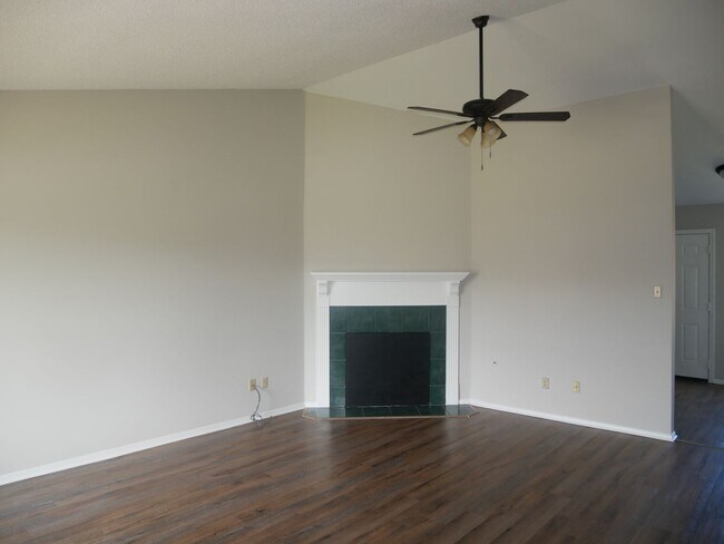 Building Photo - 2570 Bryce Cove