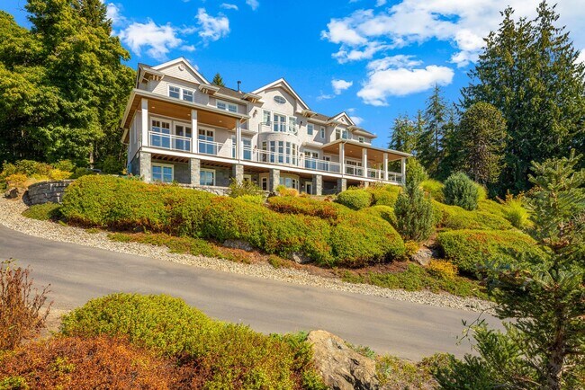 Building Photo - A Lake Sammamish Estate Like No Other