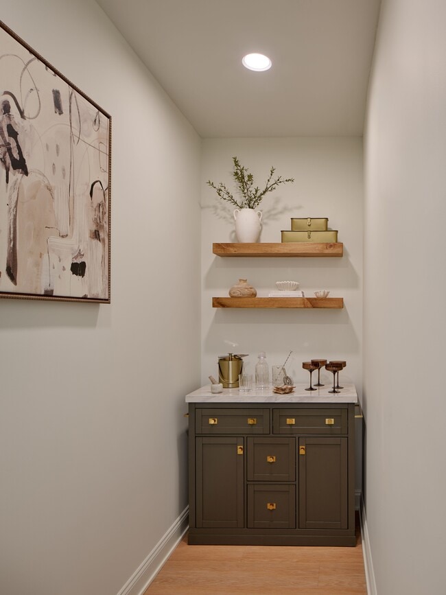 Building Photo - 400 Market Flats